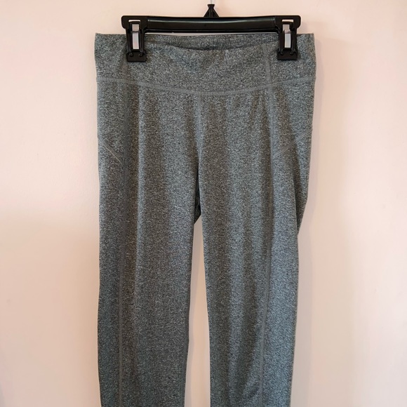 Pants - SOLD🌟 gray cropped leggings
